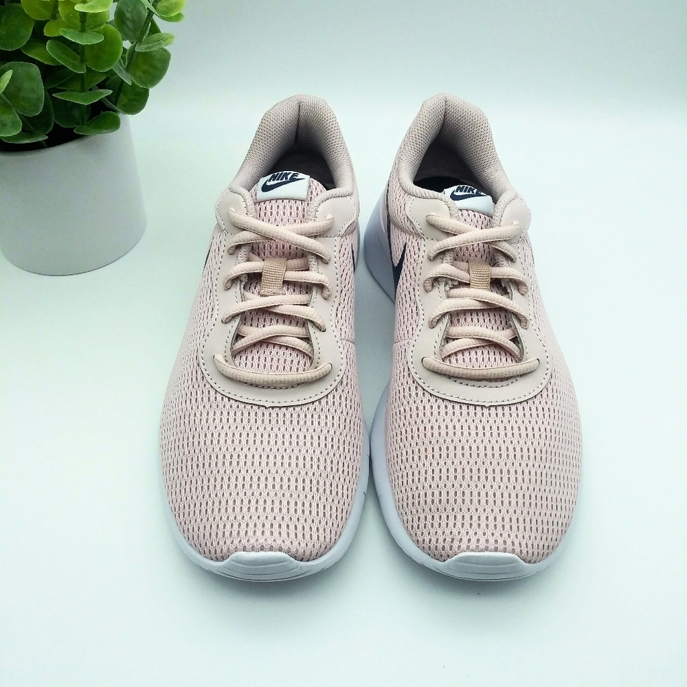 Nike Tanjun Womens Sneakers - Picture 2 of 8